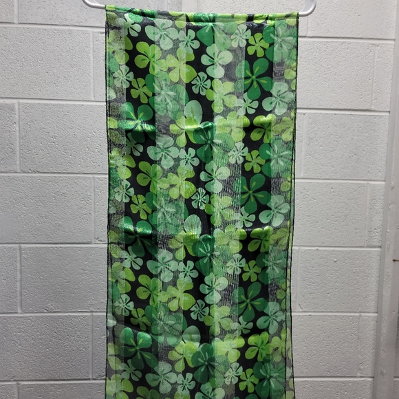 Shamrock scarf - Picture 2 of 4